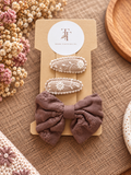 Cocoa Lace haarspeldjes set met beige bloemspeldjes en bruine strik - Tiny Ties