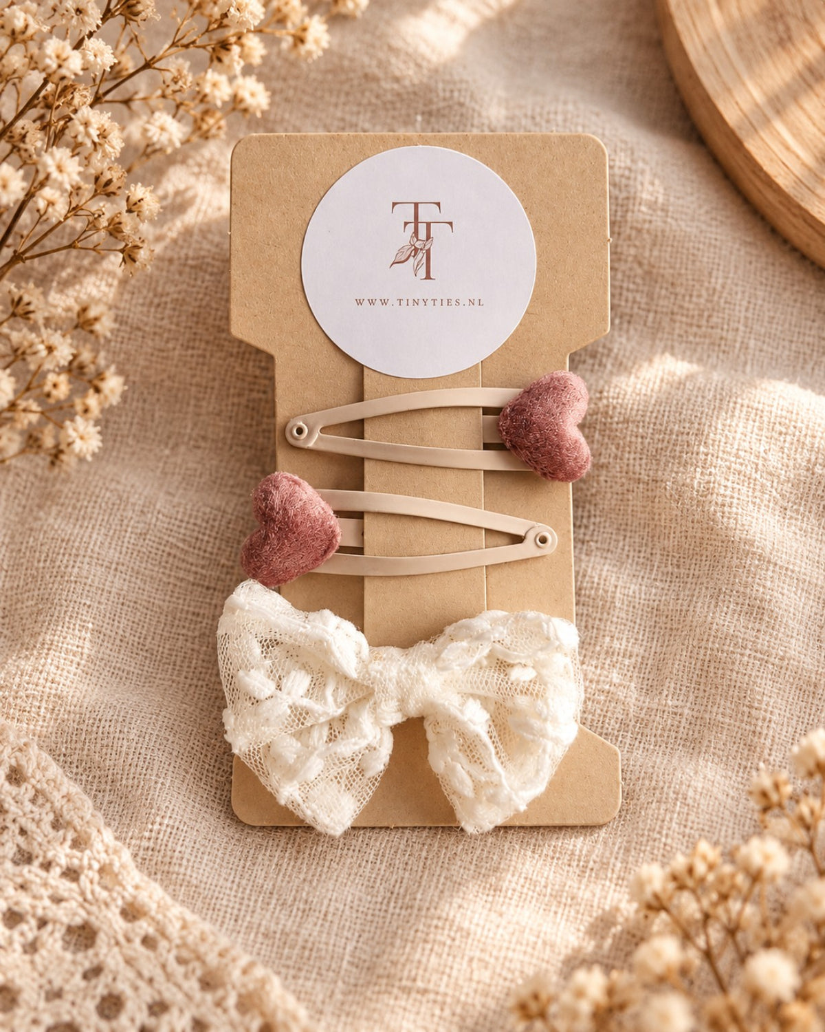 Roze Hartjes Haarspeldjes & Witte Haarstrik – Set van 3