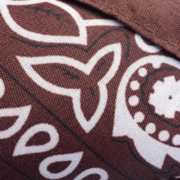 Stof van de bandana in de kleur Chocoladebruin, van dichtbij