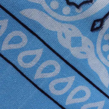 Stof van de bandana in de kleur Hemelsblauw, van dichtbij