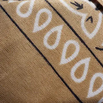 Stof van de bandana in de kleur Zandbeige, van dichtbij